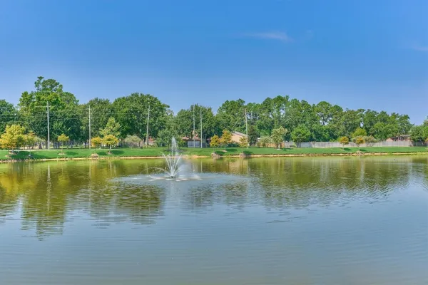 $2,100 | 10022 Elkwood Glen Lane, Tomball, TX 77375