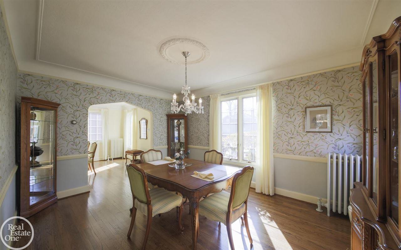 1712 Broadstone Road Grosse Pointe Woods, MI 48236 - Photo 6 of 34