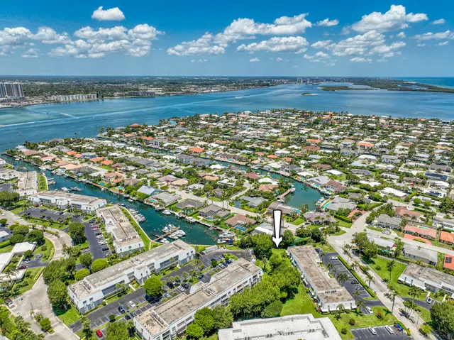 a picture of city view