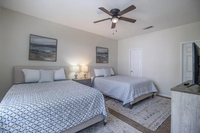 $2,100 | 2252 Beach Drive, Unit 203, Gulfport, MS 39507