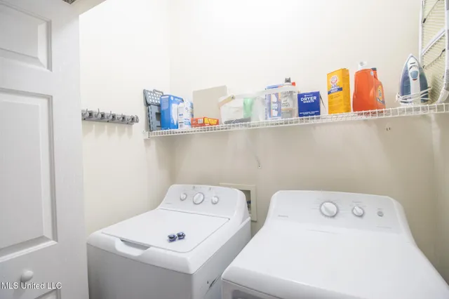 $2,100 | 2252 Beach Drive, Unit 203, Gulfport, MS 39507