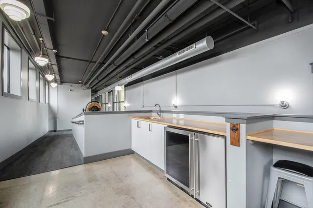 $225,000 | 600 Broadway Avenue Northwest, Unit 234, Grand Rapids, MI 49504