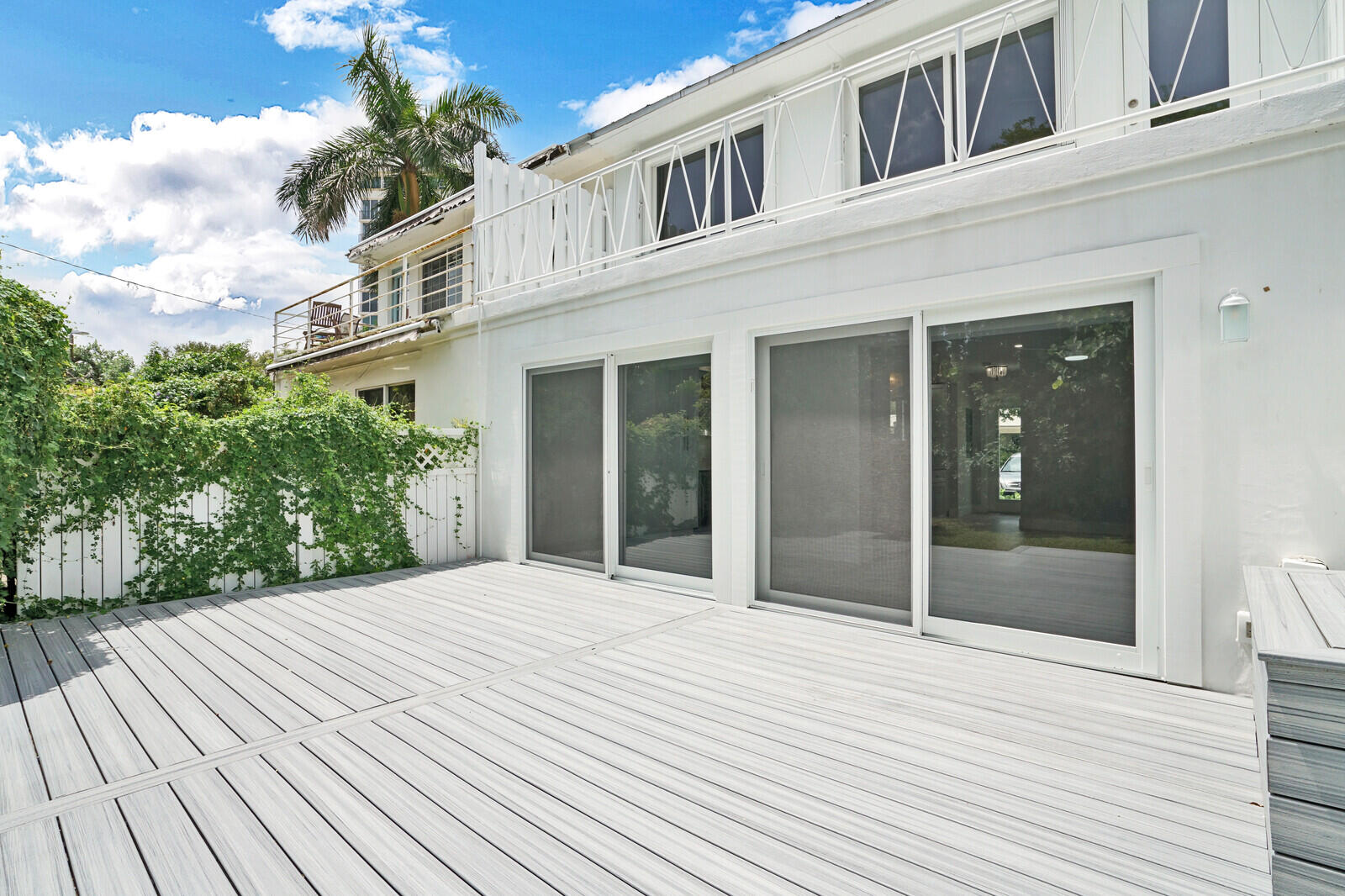 29 E Road Delray Beach, FL 33483 - Photo 28 of 34 a view of a house with a wooden floor