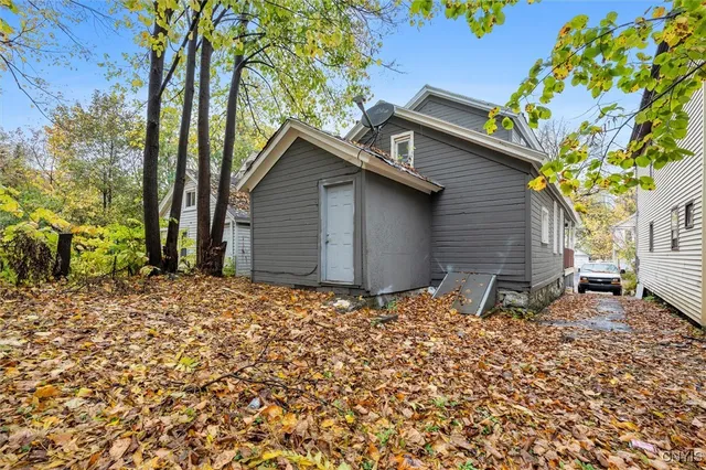 $129,500 | 133 Lakeview Avenue, Syracuse, NY 13204