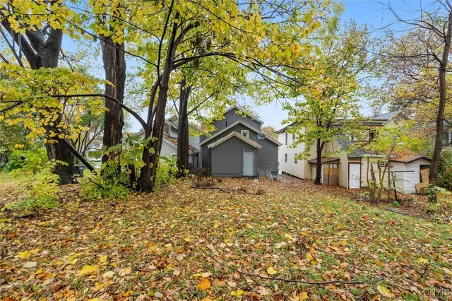 $129,500 | 133 Lakeview Avenue, Syracuse, NY 13204