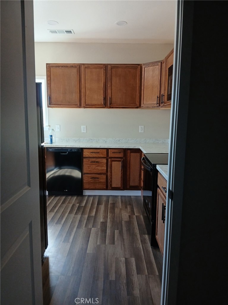 14014 Creston Road Magalia, CA 95954 - Photo 26 of 30 a view of wooden floor in a kitchen