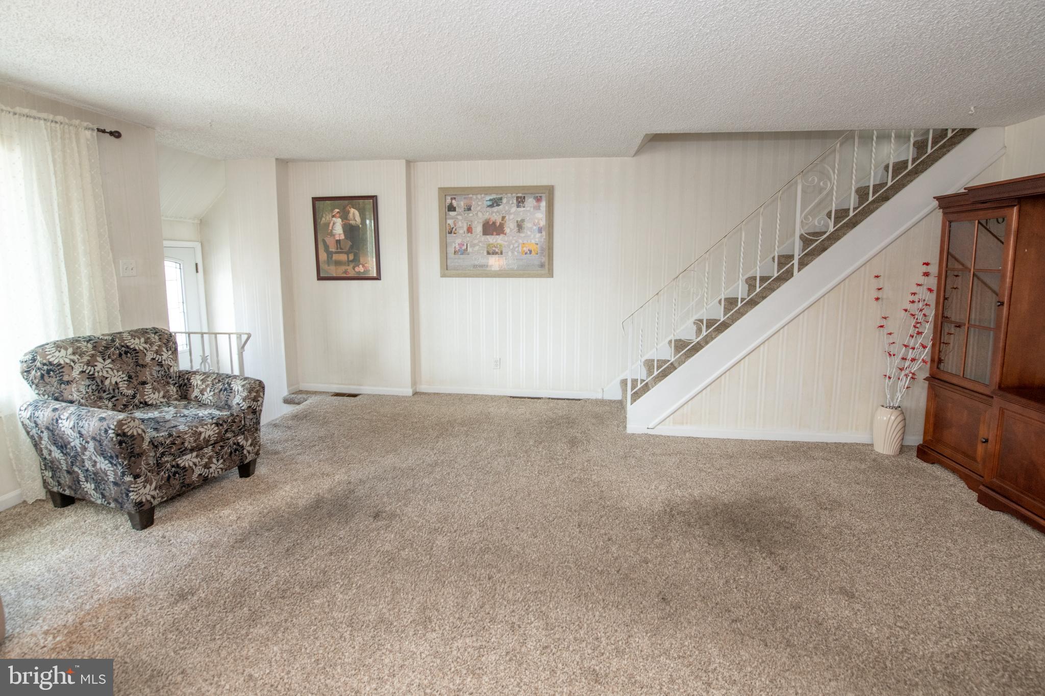 12661 Biscayne Drive Philadelphia, PA 19154 - Photo 5 of 36