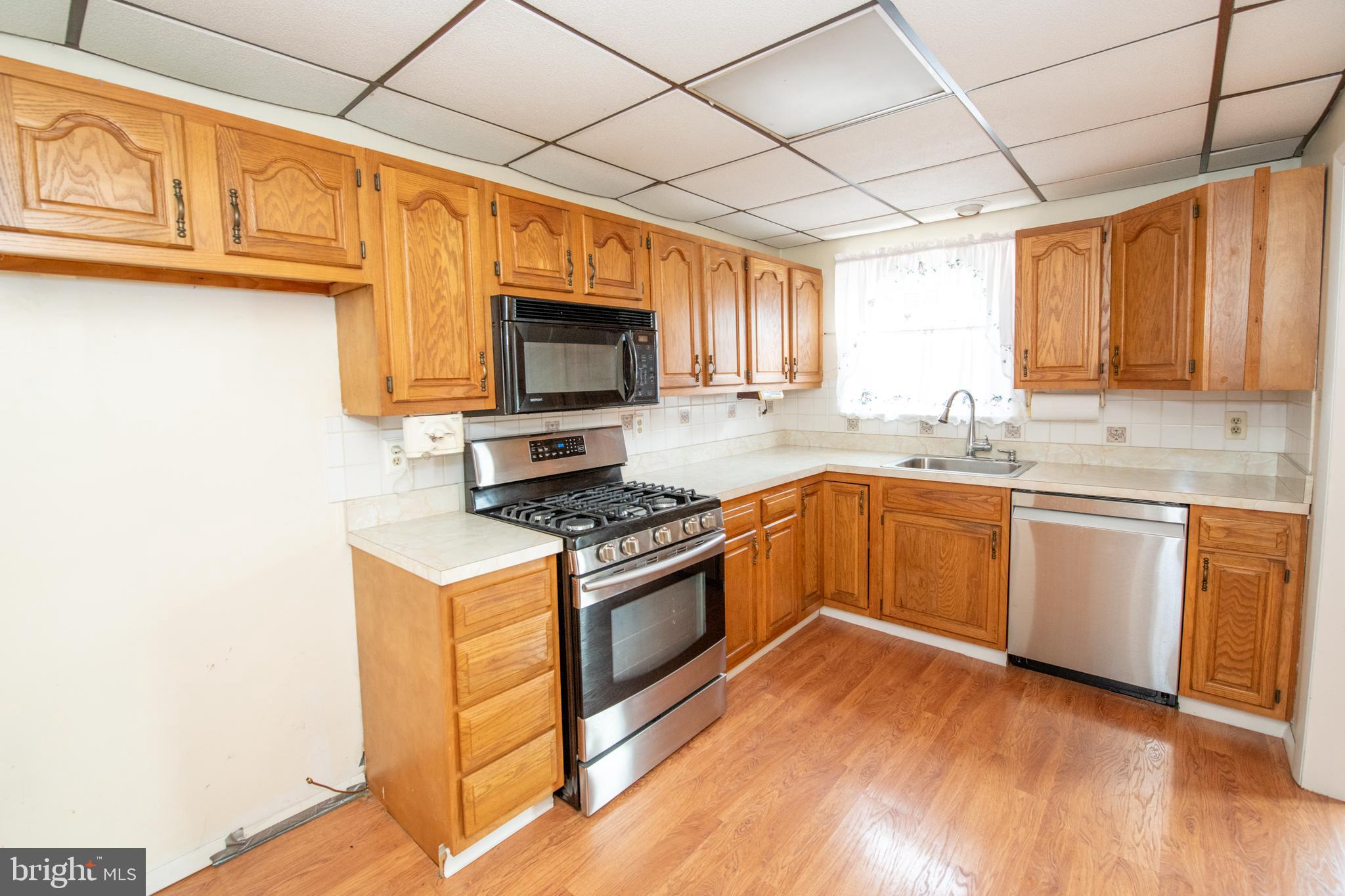 12661 Biscayne Drive Philadelphia, PA 19154 - Photo 9 of 36