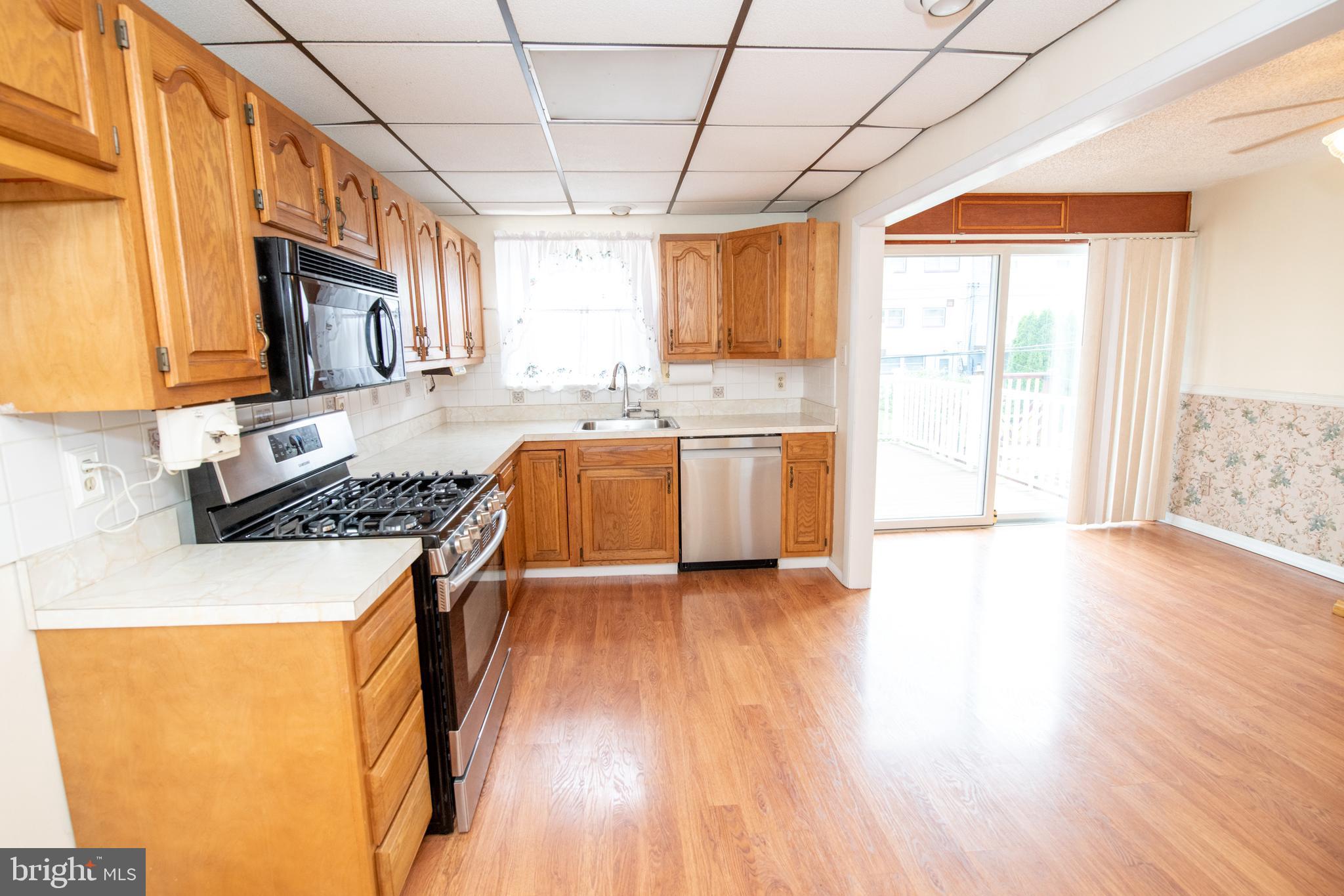 12661 Biscayne Drive Philadelphia, PA 19154 - Photo 10 of 36