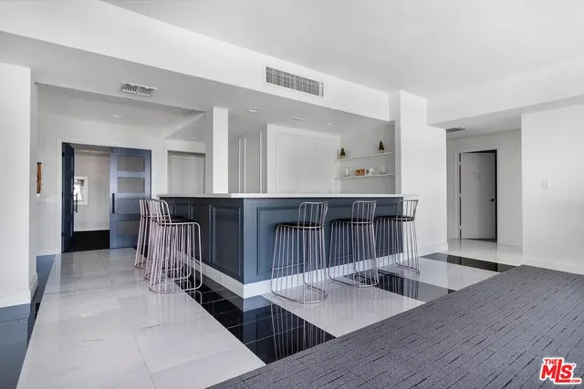 $11,950 | 121 South Palm Drive, Unit 601, Beverly Hills, CA 90212