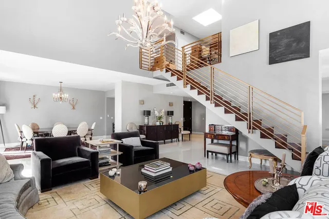 a view of entryway with interior