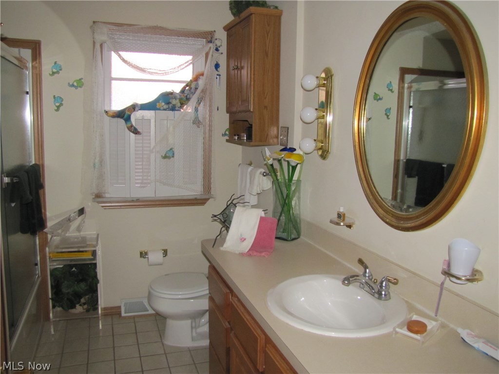 5706 Faraday Road Cleveland, OH 44124 - Photo 13 of 25