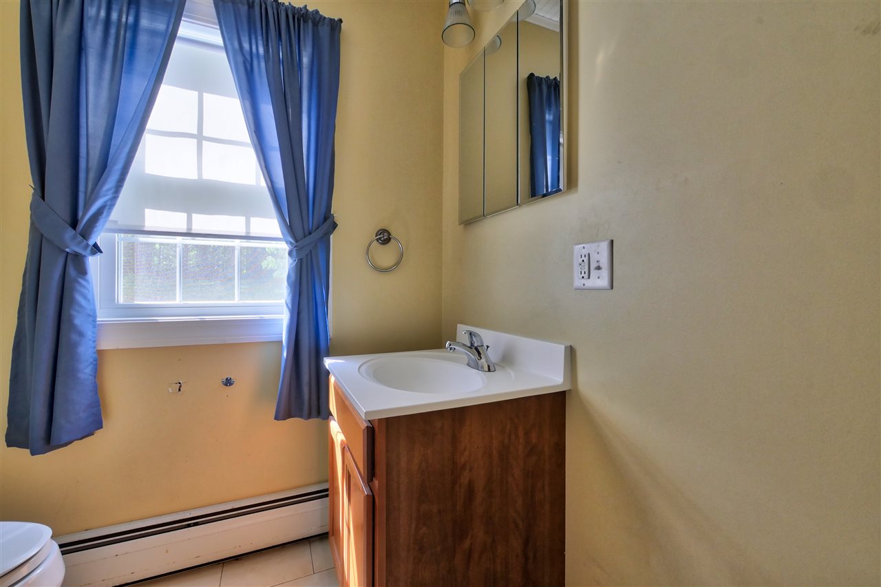 98 Lovering Road North Hampton, NH 03862 - Photo 15 of 40 Gallery Image 15