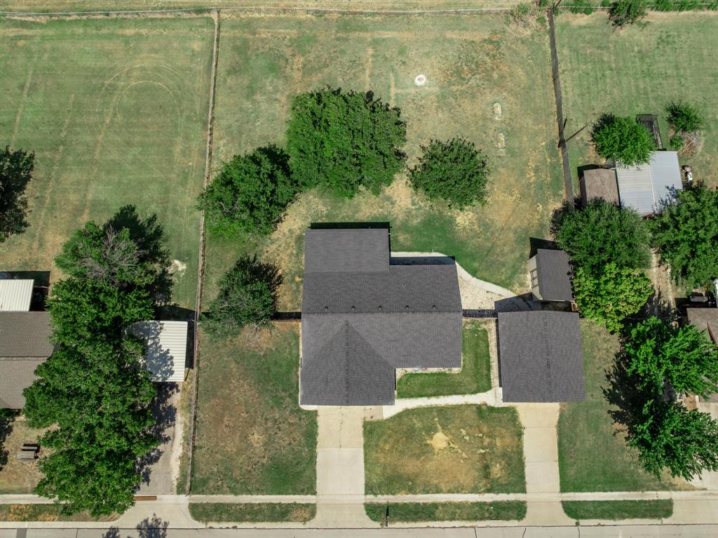 141 Swan Waco, TX 76708 - Photo 6 of 35 Gallery Image 6