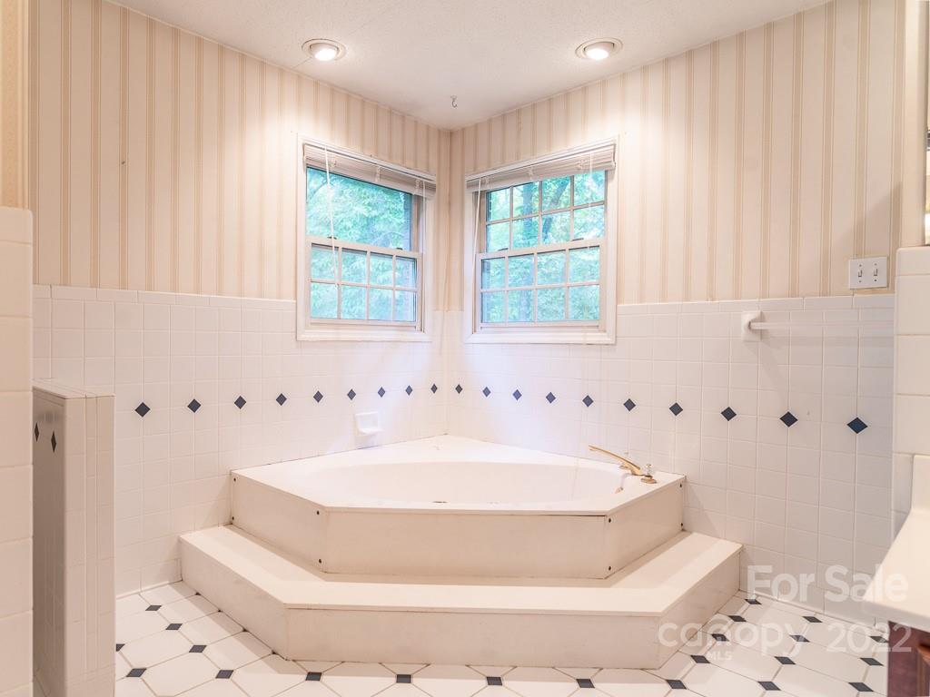 155 Sigmon Road, Unit 8 Fletcher, NC 28732 - Photo 22 of 34 Gallery Image 22