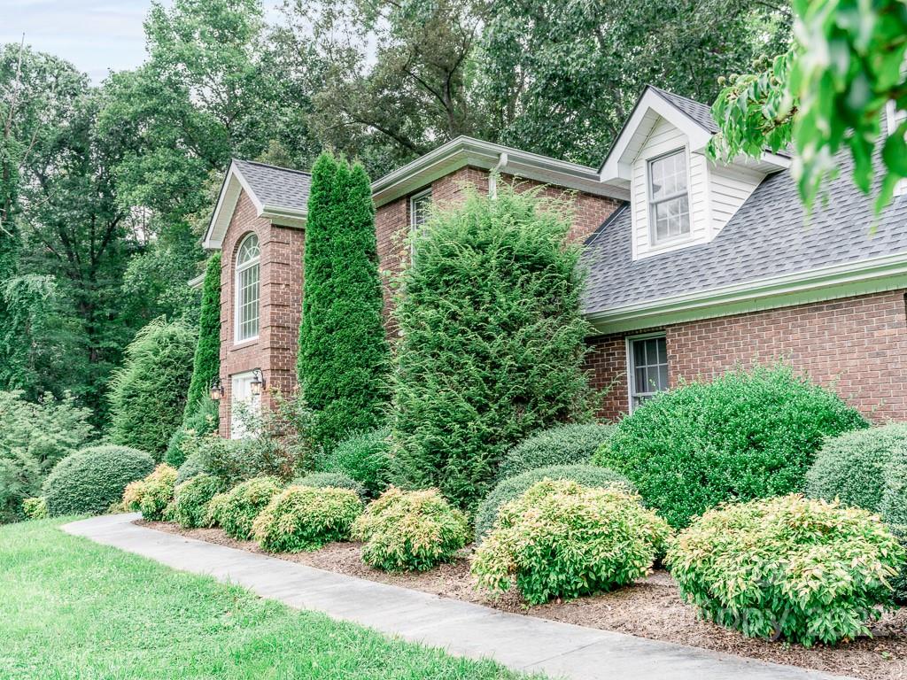 155 Sigmon Road, Unit 8 Fletcher, NC 28732 - Photo 3 of 34 Gallery Image 3