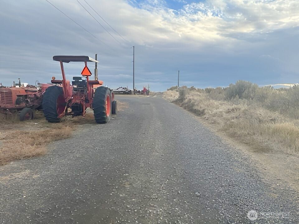 9973 Se Road South Warden, WA 98857 - Photo 4 of 8 a view of a outdoor space