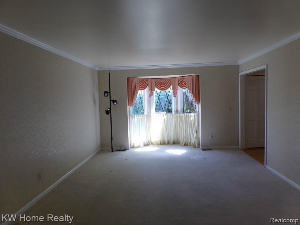 3081 Burlington Court Rochester, MI 48306 - Photo 16 of 40