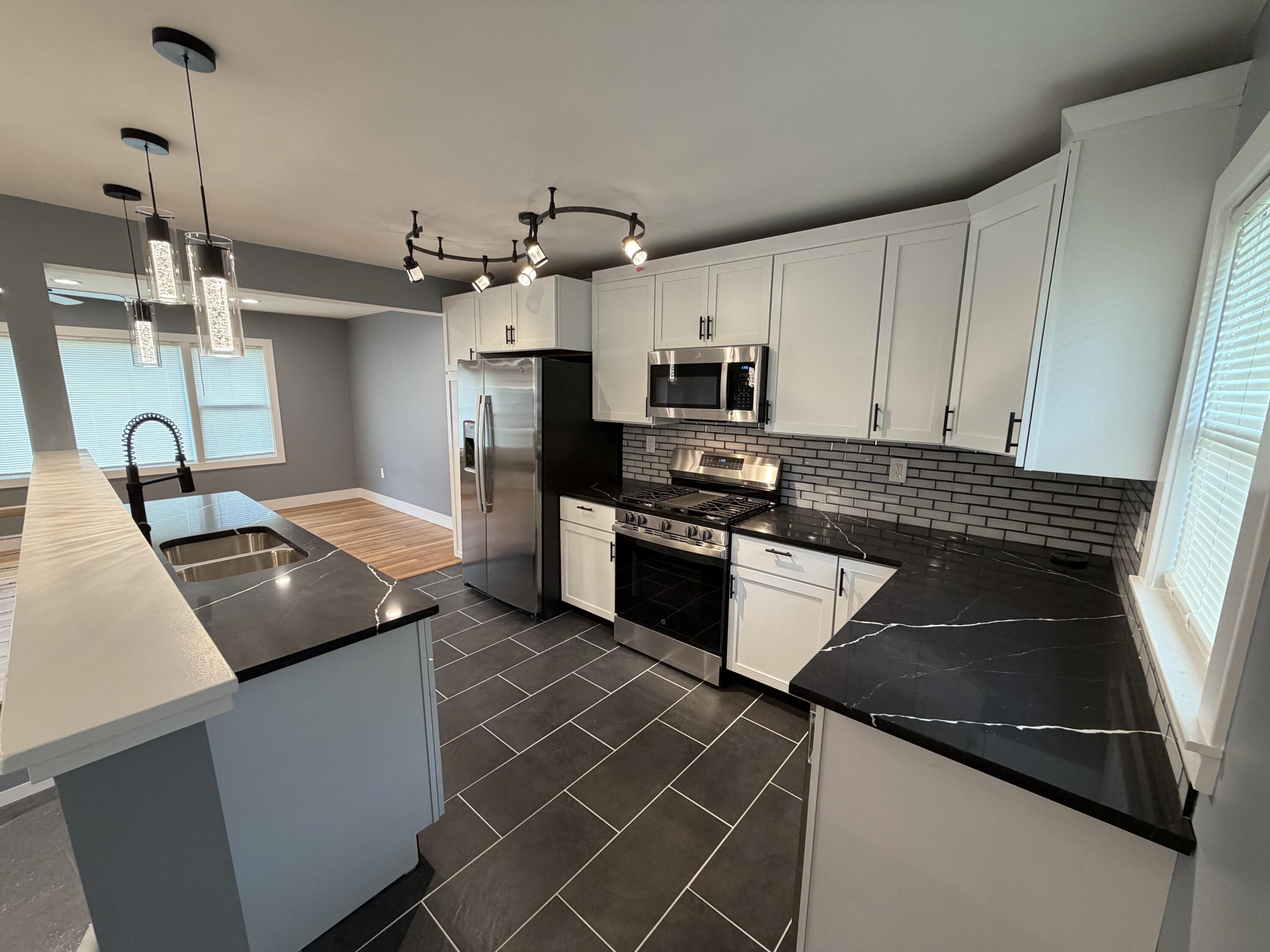 3941 Wirth Road Highland, IN 46322 - Photo 5 of 21 3000x2250
