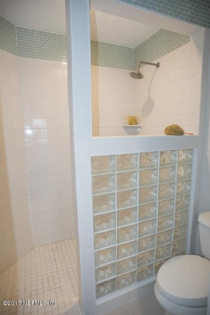 275 Jellison Road St. Augustine, FL 32080 - Photo 19 of 37 a bathroom with a toilet and a shower