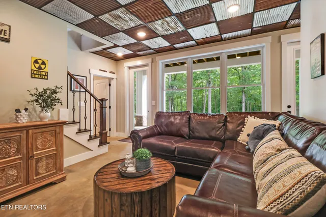 $1,200,000 | 265 Falling Leaf Road, Jamestown, TN 38556