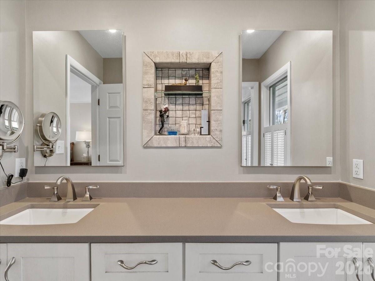 68 Acorn Road Asheville, NC 28804 - Photo 18 of 47 Gallery Image 18