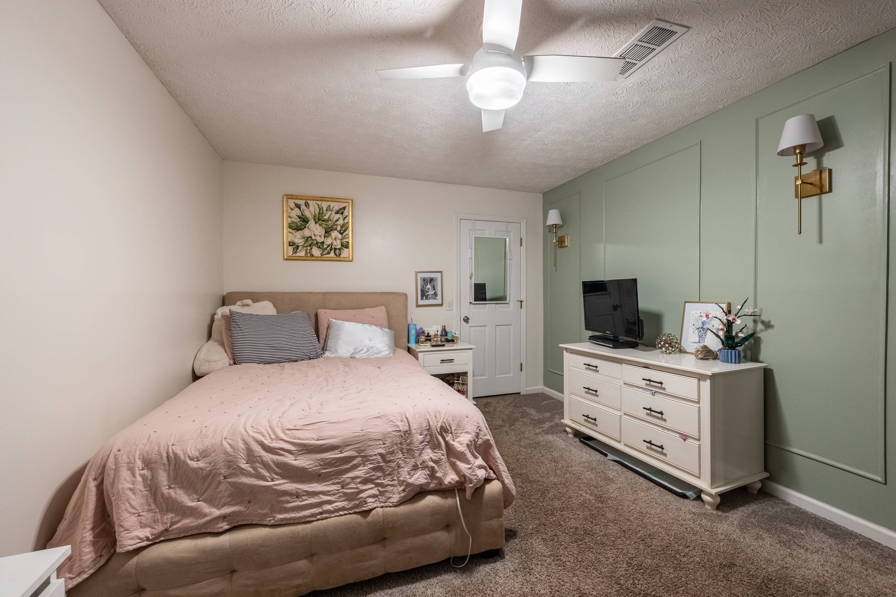 396 Cardinal Lane Toccoa, GA 30577 - Photo 65 of 103 a bedroom with a bed and a flat screen tv