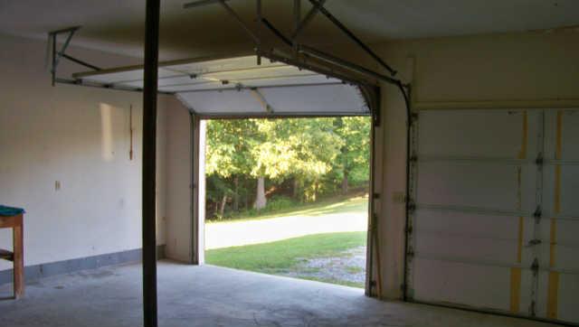 689 Ghea Road Normandy, TN 37360 - Photo 17 of 19 a view of a porch in the room