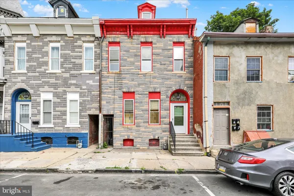 $235,000 | 227 North 10th Street, Reading, PA 19601