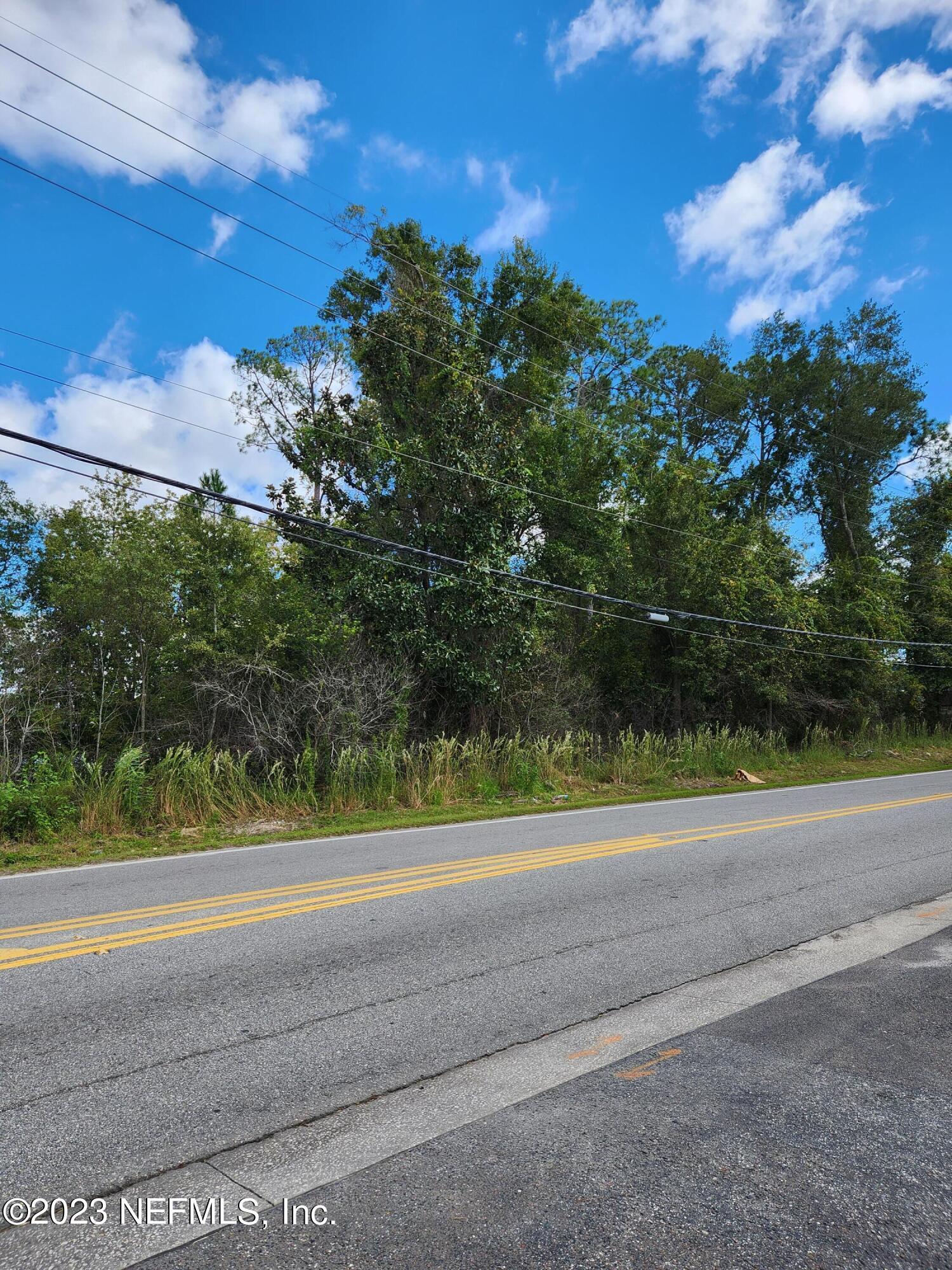5314 Bowden Road Jacksonville, FL 32216 - Photo 4 of 17 a view of a yard