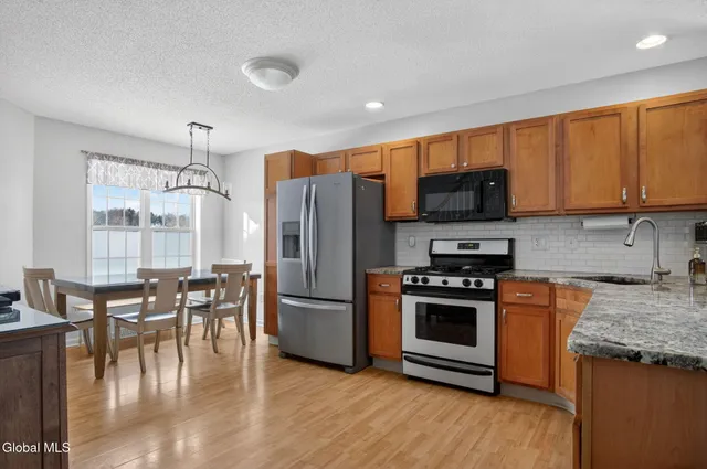 $399,000 | 11 A Fairway Drive, Halfmoon, NY 12118