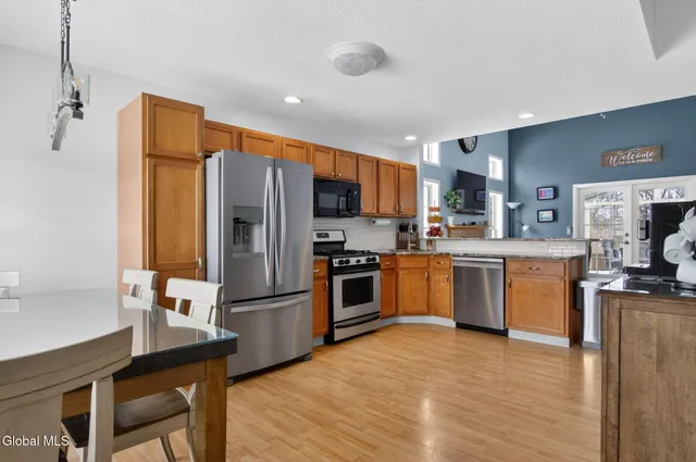 $399,000 | 11 A Fairway Drive, Halfmoon, NY 12118