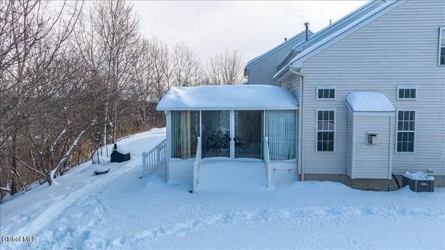 $399,000 | 11 A Fairway Drive, Halfmoon, NY 12118