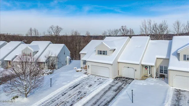 $399,000 | 11 A Fairway Drive, Halfmoon, NY 12118