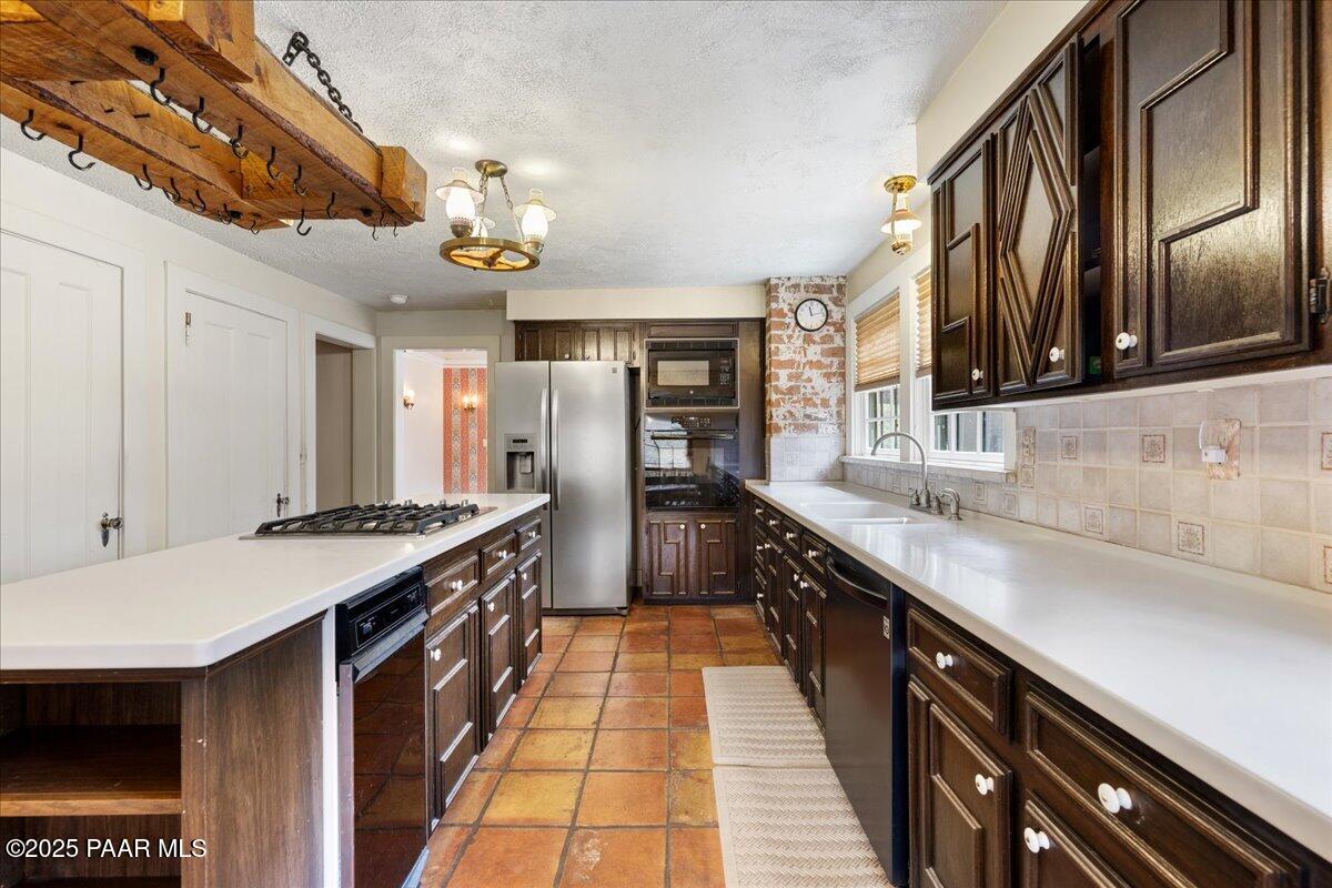 2877 Iron Springs Road Prescott, AZ 86305 - Photo 13 of 42 Kitchen