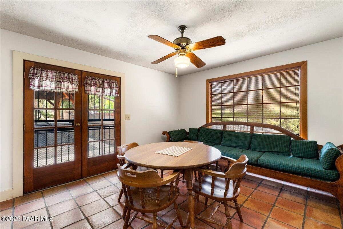 2877 Iron Springs Road Prescott, AZ 86305 - Photo 16 of 42 Breakfast Nook
