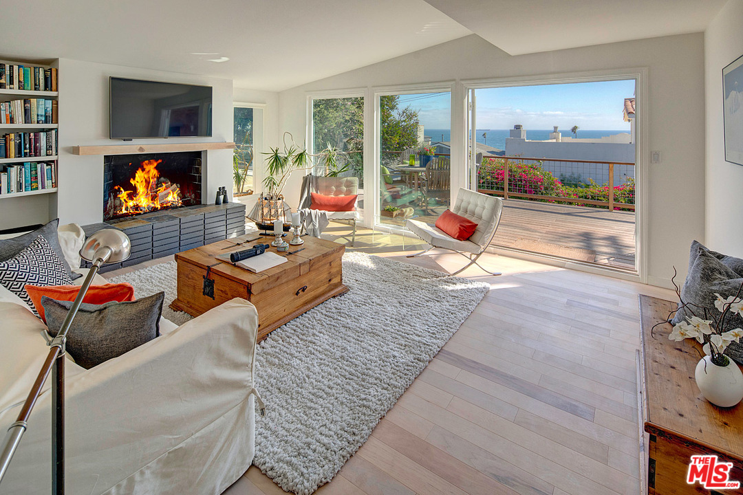 216 Waterview Street Playa del Rey, CA 90293 - Photo 1 of 28 Gallery Image 1