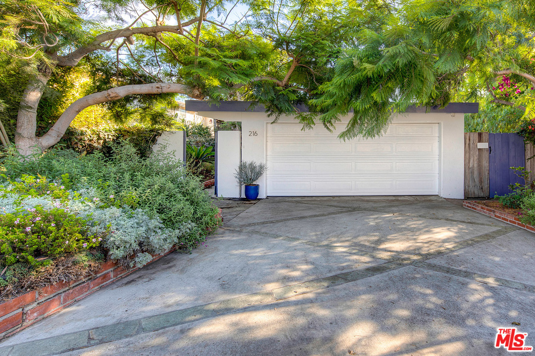 216 Waterview Street Playa del Rey, CA 90293 - Photo 2 of 28 Gallery Image 2