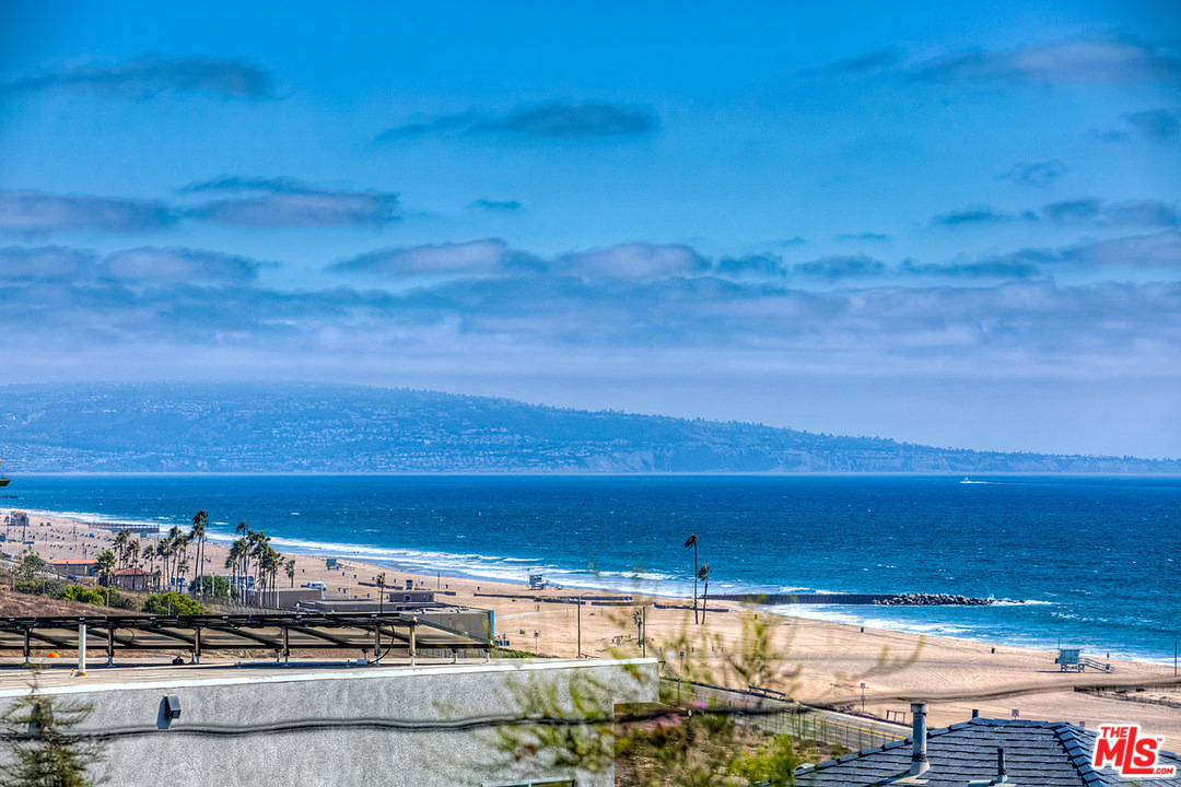 216 Waterview Street Playa del Rey, CA 90293 - Photo 3 of 28 Gallery Image 3