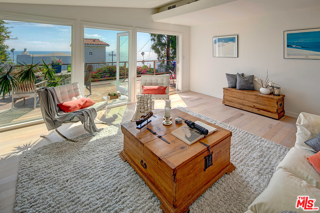 216 Waterview Street Playa del Rey, CA 90293 - Photo 4 of 28 Gallery Image 4