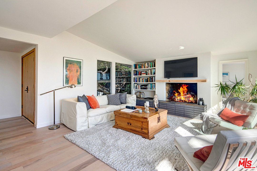 216 Waterview Street Playa del Rey, CA 90293 - Photo 5 of 28 Gallery Image 5