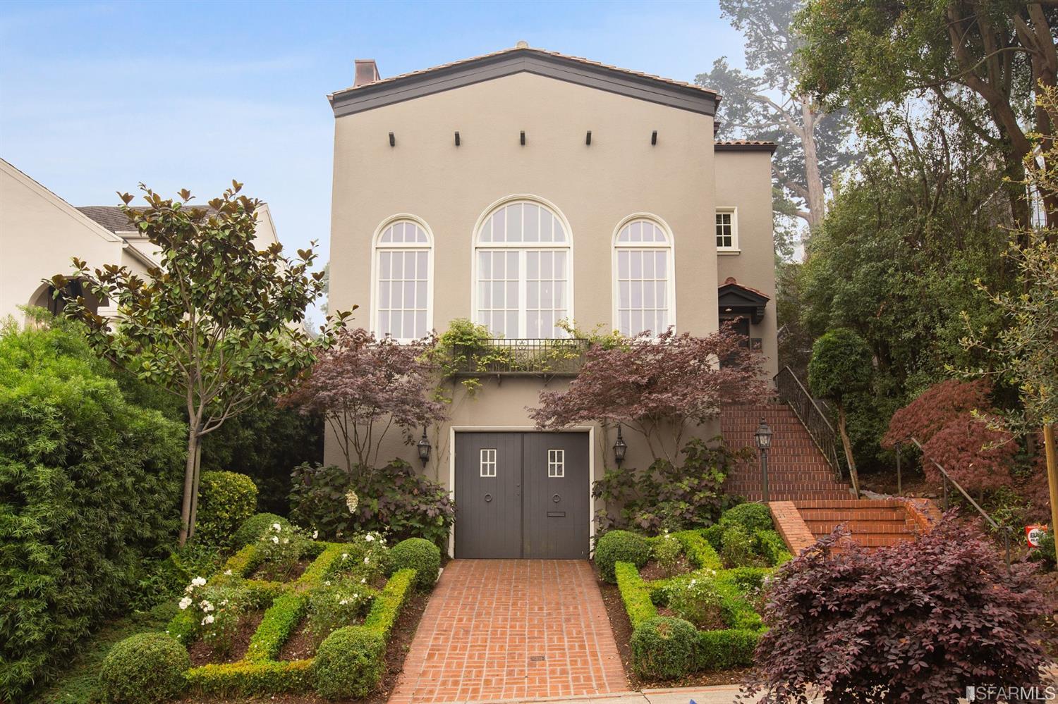 Built in 1925.  Architect – Reuben Richard Irvine, a prolific residential San Francisco architect, later of Irvine and Ebbets.  Owner has original plans from the UC Berkeley Archives of St. Francis Wood architecture. Recent expansion and improvements were designed by Gast Architects* and built by Caruso Construction.