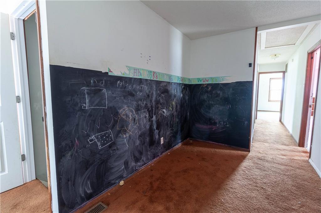 161 North Mapleton Street Columbus, IN 47201 - Photo 16 of 24 Gallery Image 16