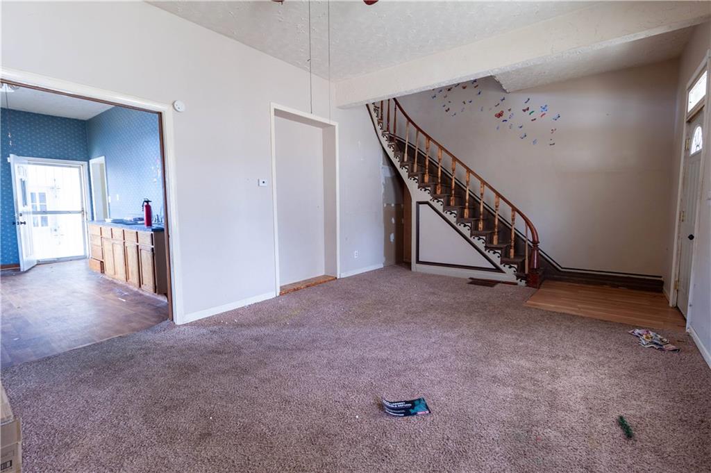 161 North Mapleton Street Columbus, IN 47201 - Photo 6 of 24 Gallery Image 6