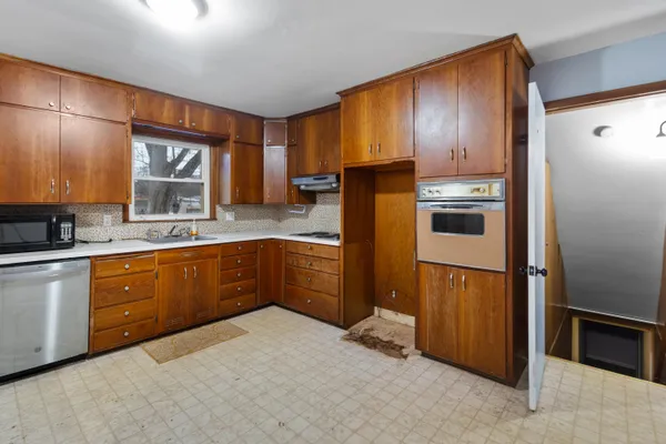 $220,000 | 308 River Street, Hillsdale, MI 49242