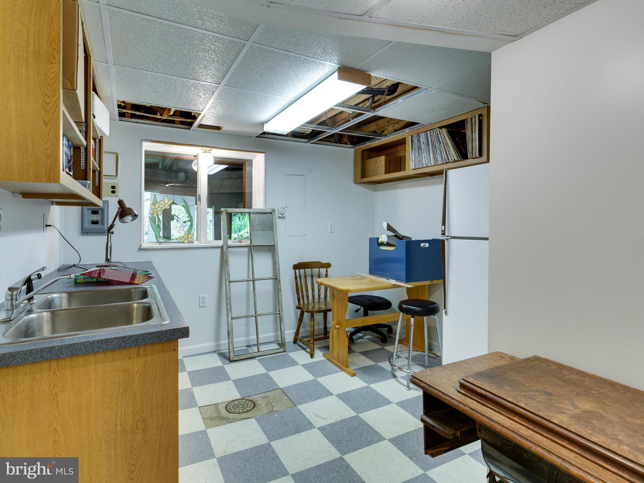 5810 Ridge Road Mount Airy, MD 21771 - Photo 24 of 30 Bonus Room makes excellent Craft Room w/sink!