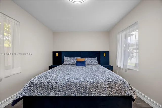 $4,300 | 1523 Monroe Street, Hollywood, FL 33020