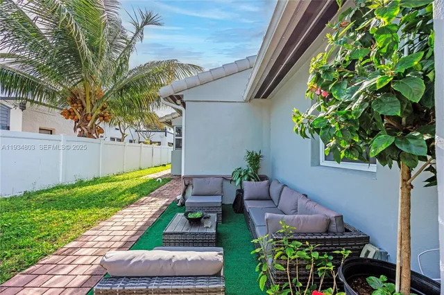 $4,300 | 1523 Monroe Street, Hollywood, FL 33020