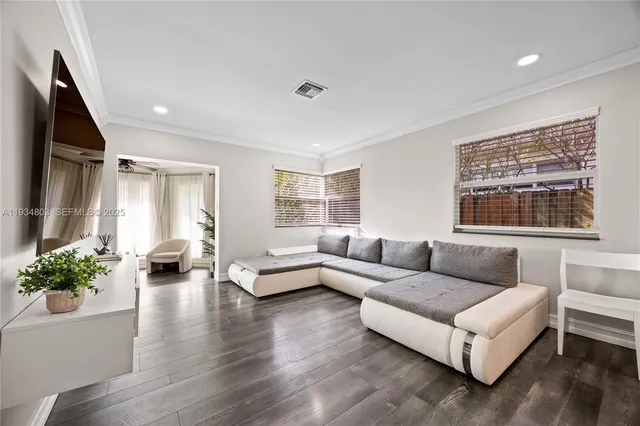 $4,300 | 1523 Monroe Street, Hollywood, FL 33020