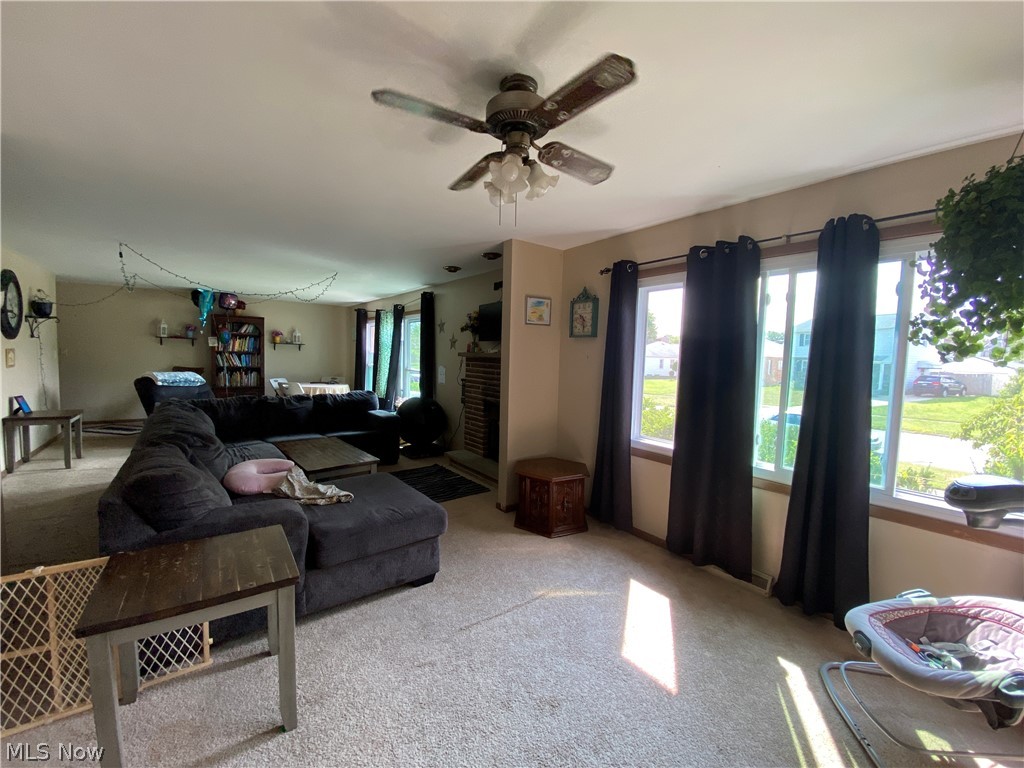 6386 South Canterbury Road Parma, OH 44129 - Photo 5 of 29